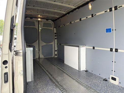 Used 2024 Mercedes-Benz Sprinter 2500 image 15