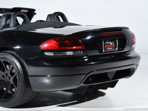 Used 2004 Dodge Viper SRT-10 RWD image 22