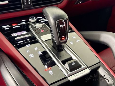 Used 2022 Porsche Cayenne GTS AWD/4WD image 22