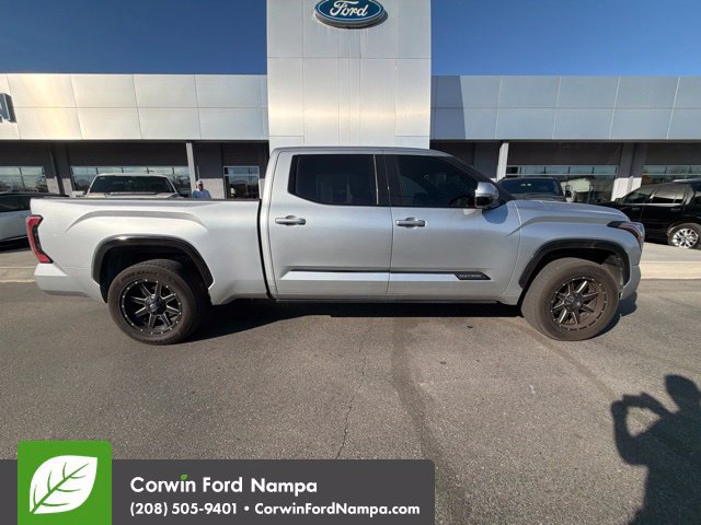 Used 2022 Toyota Tundra Platinum w/ Advanced Package AWD/4WD image 9