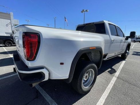 Used 2022 GMC Sierra 3500 Denali w/ Denali Ultimate Package image 3