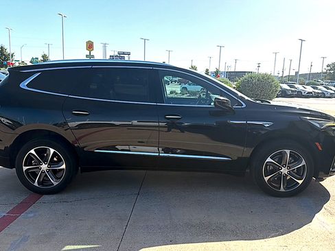 Used 2022 Buick Enclave Essence w/ Experience Buick Package FWD image 5