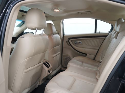 Used 2015 Ford Taurus Limited FWD image 12