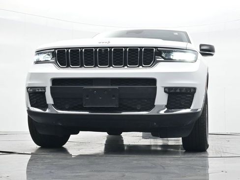 Used 2022 Jeep Grand Cherokee L Limited w/ Luxury Tech Group II image 32