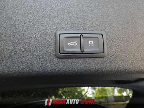 Used 2021 Audi e-tron Premium Plus AWD/4WD image 70