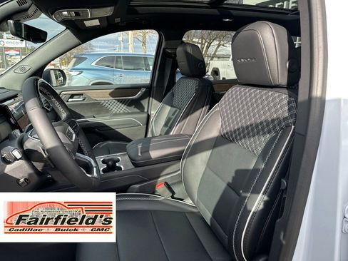 New 2026 GMC Acadia Denali w/ Super Cruise Package image 9