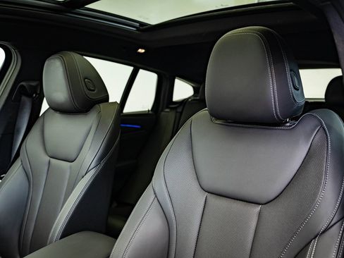 Used 2023 BMW X4 M40i image 23