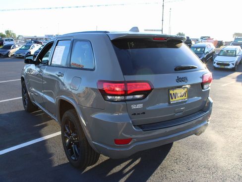 Used 2021 Jeep Grand Cherokee Laredo X image 6