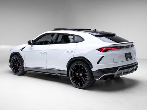 Used 2021 Lamborghini Urus image 28