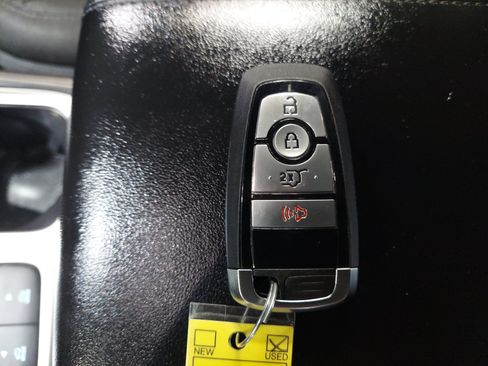 Used 2023 Ford Explorer XLT RWD image 29