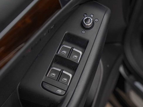 Used 2015 Audi Q5 2.0T Premium Plus w/ Technology Package image 24