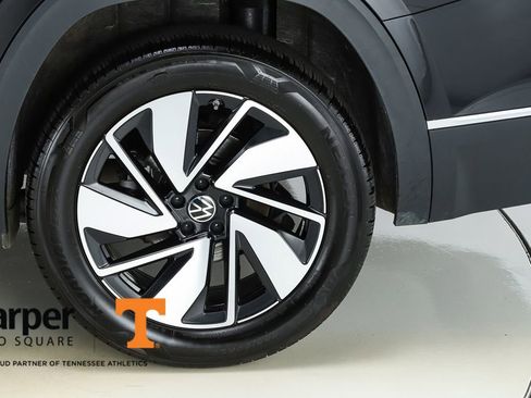 Used 2025 Volkswagen Atlas SEL AWD/4WD image 46