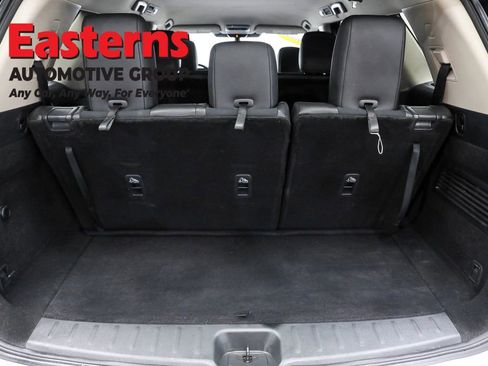 Used 2024 Nissan Pathfinder SL image 9