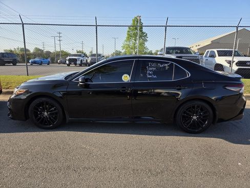 Used 2021 Toyota Camry XSE image 4