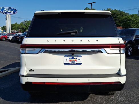 Used 2022 Lincoln Navigator Reserve w/ Monochromatic Package AWD/4WD image 5