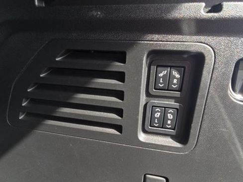 Used 2025 Buick Enclave Sport Touring w/ Power Package image 23