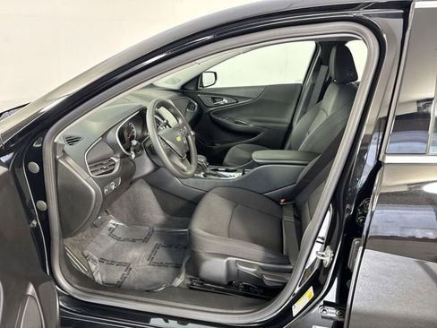 Used 2025 Chevrolet Malibu LS image 3