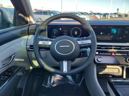 New 2026 Hyundai Tucson Limited image 8