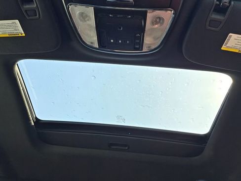 Used 2017 Jeep Grand Cherokee Limited image 18