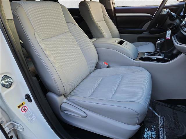Used 2019 Toyota Highlander Plus FWD image 20