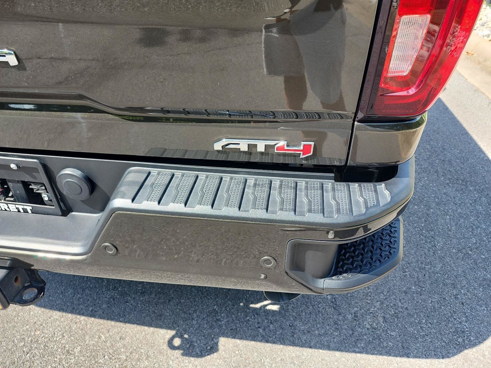 Used 2023 GMC Sierra 2500 AT4 w/ AT4 Premium Plus Package AWD/4WD image 5