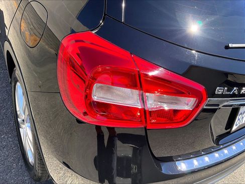 Used 2018 Mercedes-Benz GLA 250 4MATIC image 28