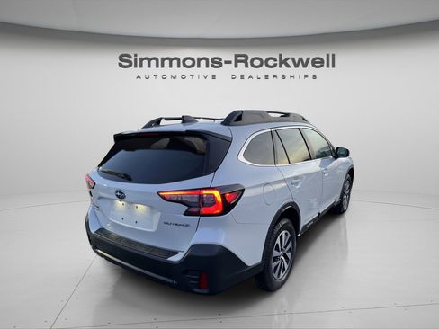 Used 2022 Subaru Outback Premium image 7