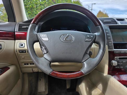 Used 2010 Lexus LS 460 image 20