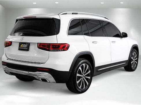 Used 2021 Mercedes-Benz GLB 250 w/ Premium Package image 8