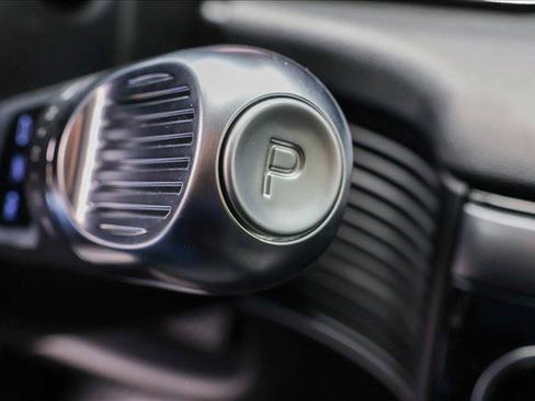 New 2025 Hyundai Ioniq 5 SE image 21