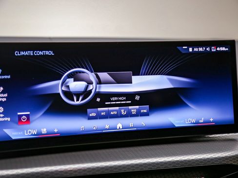Used 2026 BMW M440i Convertible w/ Premium Package RWD image 15
