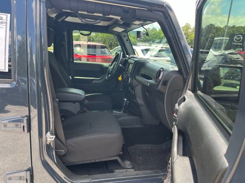 Used 2017 Jeep Wrangler Unlimited Sport w/ Quick Order Package 24S AWD/4WD image 28