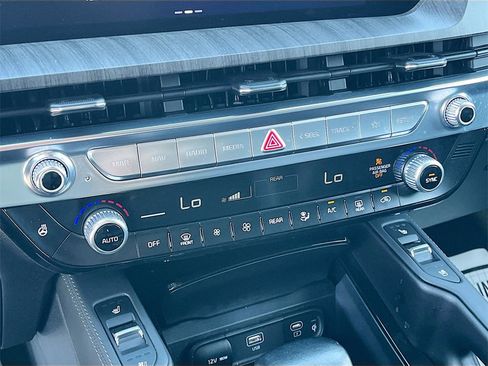 Used 2024 Kia Telluride SX image 16