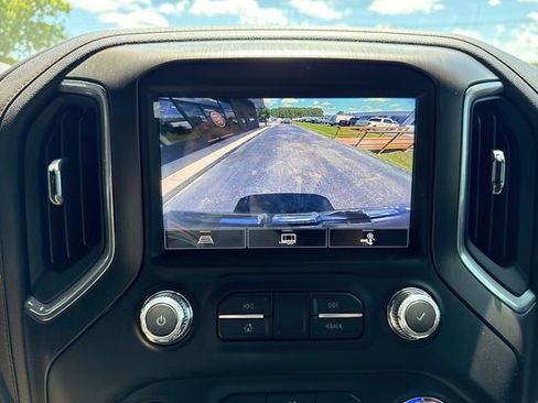 Used 2021 GMC Sierra 1500 AT4 w/ AT4 Value Package AWD/4WD image 17