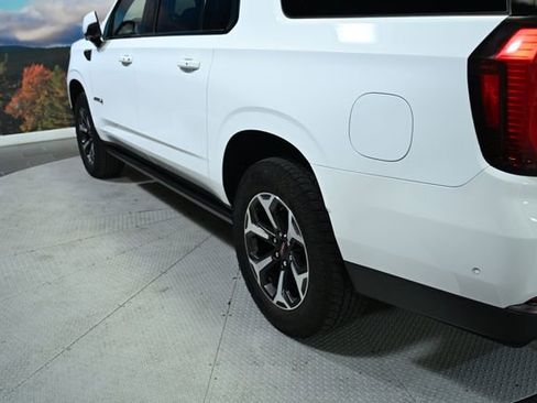 Used 2025 GMC Yukon XL AT4 Ultimate image 9