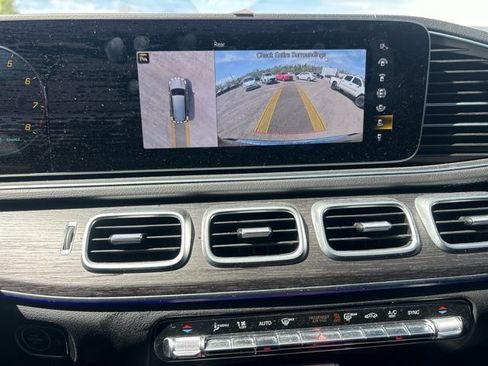 Used 2023 Mercedes-Benz GLS 450 4MATIC image 11