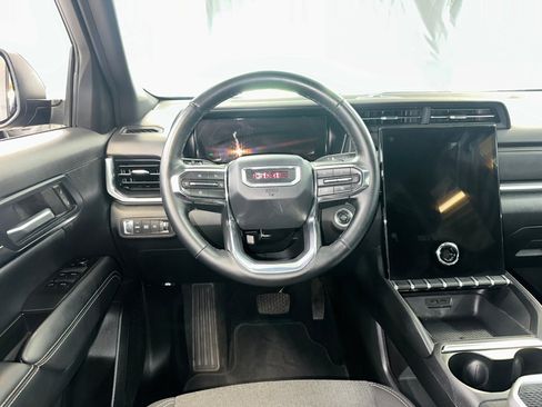 Used 2025 GMC Terrain Elevation FWD image 2