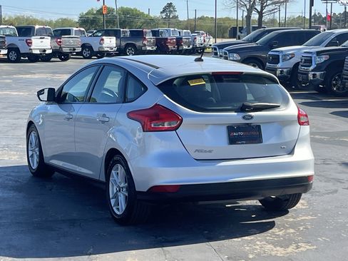 Used 2016 Ford Focus SE image 5