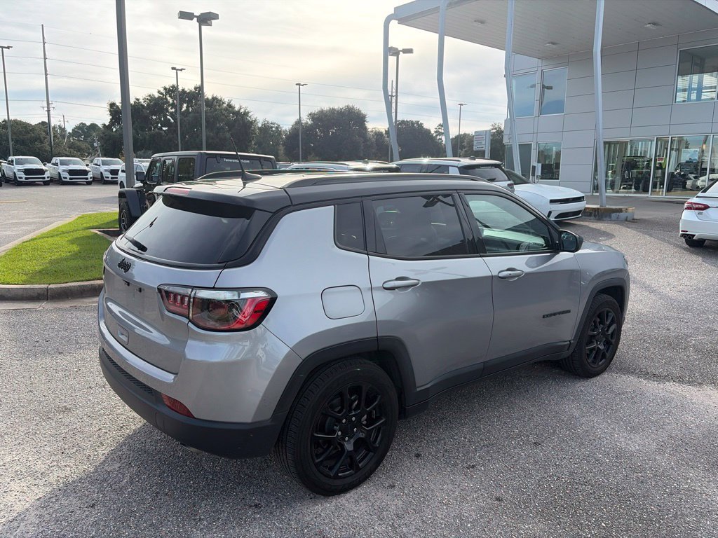 Used 2022 Jeep Compass Latitude w/ Convenience Group FWD image 5