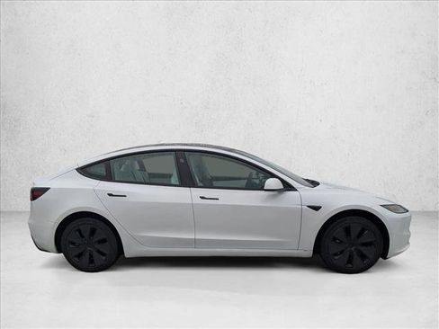Used 2025 Tesla Model 3 Long Range image 4
