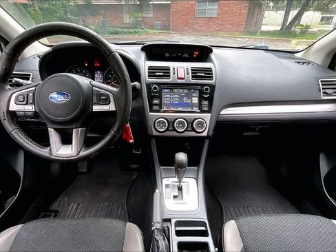 Used 2017 Subaru Crosstrek 2.0i Premium AWD/4WD image 4