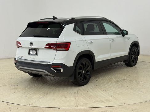 Used 2023 Volkswagen Taos SE FWD image 9