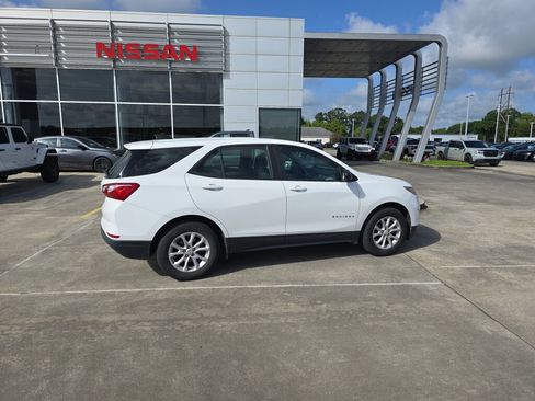 Used 2020 Chevrolet Equinox LS FWD image 6