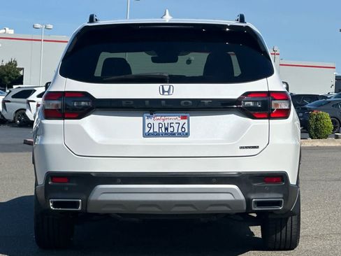 Used 2024 Honda Pilot Touring image 8