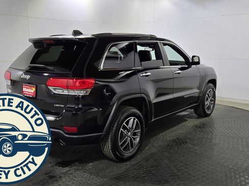 Used 2018 Jeep Grand Cherokee Limited w/ Luxury Group II image 11
