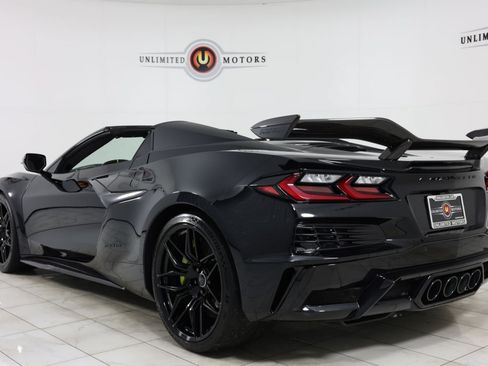 Used 2023 Chevrolet Corvette Z06 w/ Z07 Performance Package RWD image 4