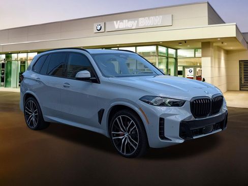 New 2026 BMW X5 xDrive40i w/ M Sport Package AWD/4WD image 1