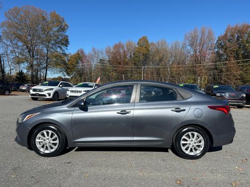 Used 2020 Hyundai Accent SEL image 3