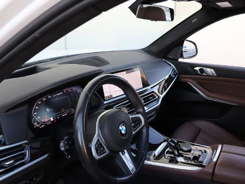 Used 2020 BMW X7 M50i w/ Cold Weather Package image 55