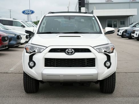 Used 2018 Toyota 4Runner TRD Off-Road Premium AWD/4WD image 2